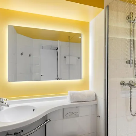 Ibis Aeroport Promenade Des 3* نيس