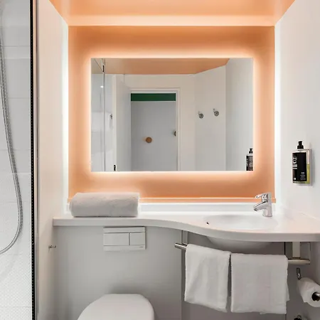 Ibis Aeroport Promenade Des 3* نيس