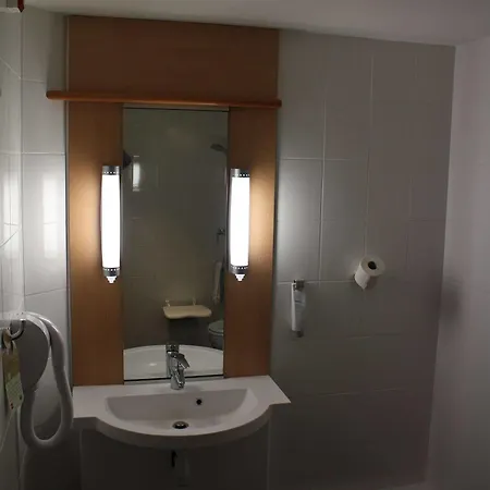 Hotel Ibis Aeroport Promenade Des Nice