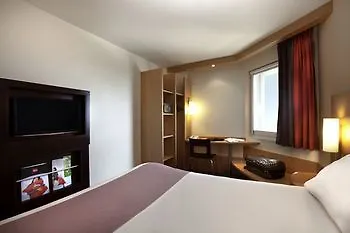 Ibis Aeroport Promenade Des Hotel 3*